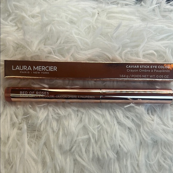 Laura Mercier Caviar Stick Eye Shadow -Bed of roses-Metallic Pink Rose - Picture 4 of 6